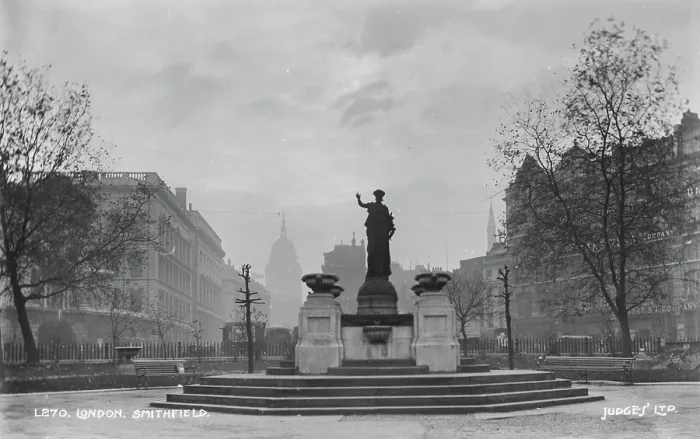 Framed Print : Statue in Smithfield, London Framed Print : Statue in Smithfield, London