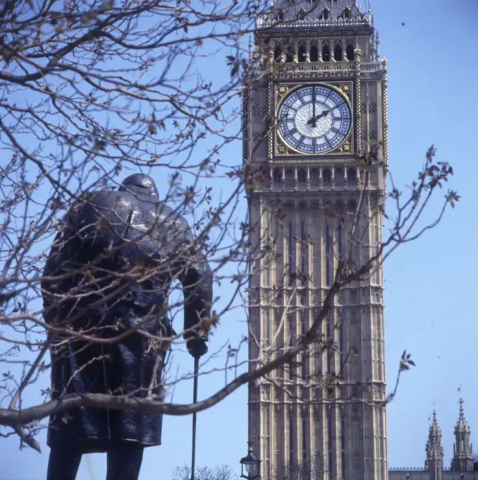 Framed Print : Statue of Winston Churchill - Parliament Square Framed Print : Statue of Winston Churchill - Parliament Square