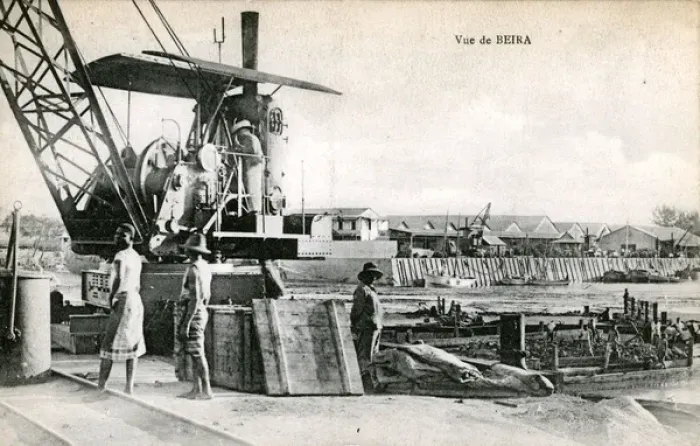 Framed Print : Steam Crane, Biera Framed Print : Steam Crane, Biera