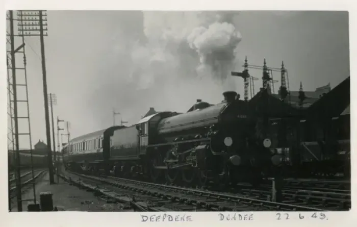 Framed Print : The Steam Train Deepdene at Dundee Framed Print : The Steam Train Deepdene at Dundee
