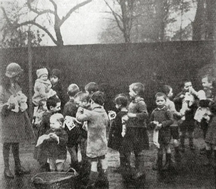 Framed Print : Stockwell College Girls / St Elizabeths Home, Clapham Framed Print : Stockwell College Girls / St Elizabeths Home, Clapham