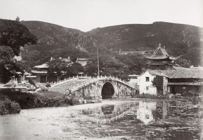 Framed Print : Stone arched bridge, China Framed Print : Stone arched bridge, China