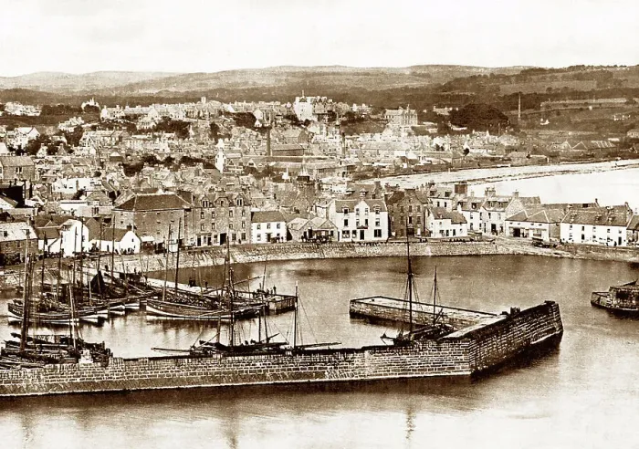Framed Print : Stonehaven harbour, Victorian period Framed Print : Stonehaven harbour, Victorian period