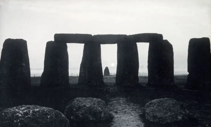 Framed Print : Stonehenge, Wiltshire, at sunrise Framed Print : Stonehenge, Wiltshire, at sunrise