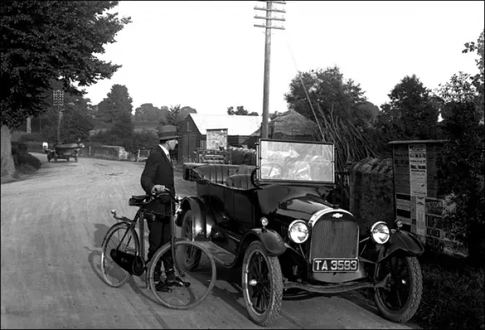 Framed Print : Stopping for a chat at the roadside - Somerset Framed Print : Stopping for a chat at the roadside - Somerset