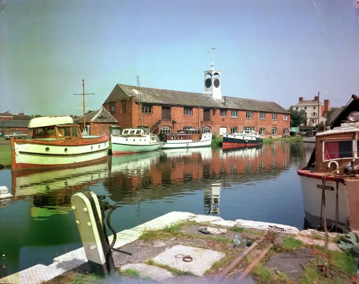 Framed Print : Stourport - The canal basin Framed Print : Stourport - The canal basin