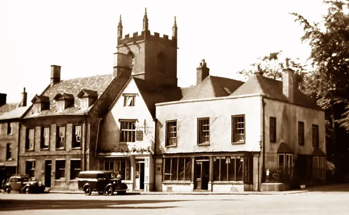 Framed Print : Stow on the Wold Parish Church, 1930s Framed Print : Stow on the Wold Parish Church, 1930s