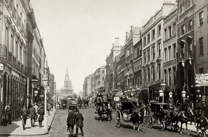 Framed Print : The Strand, London, horses and carriages Framed Print : The Strand, London, horses and carriages
