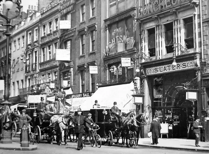 Framed Print : The Strand, London - Victorian period Framed Print : The Strand, London - Victorian period