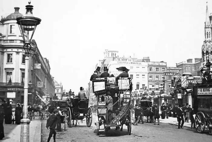 Framed Print : The Strand, London - Victorian period Framed Print : The Strand, London - Victorian period