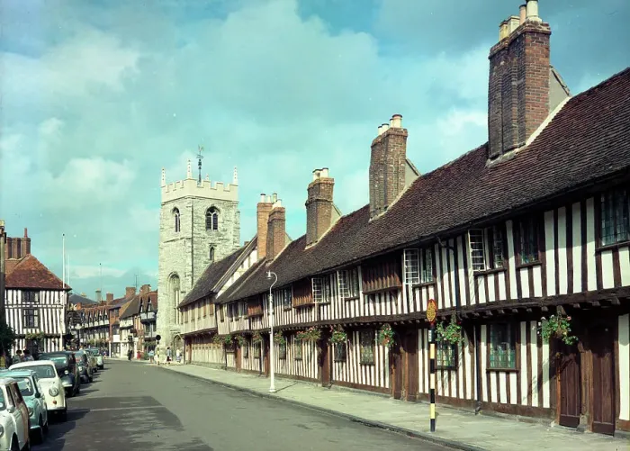 Framed Print : Stratford-upon-Avon - Grammar School and Gild Chapel Framed Print : Stratford-upon-Avon - Grammar School and Gild Chapel