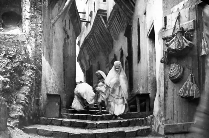 Framed Print : A street in Algiers, Victorian period Framed Print : A street in Algiers, Victorian period