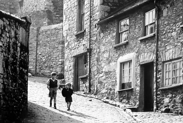 Framed Print : A street in Kendal, Cumbria in the 1930s Framed Print : A street in Kendal, Cumbria in the 1930s