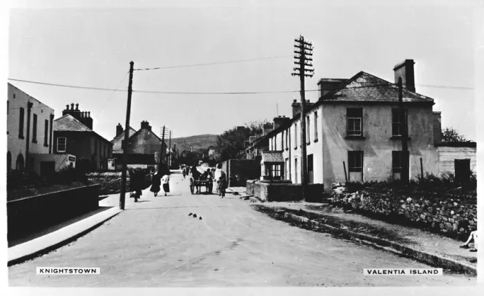 Framed Print : Street in Knightstown, Valentia Island, Republic of Ireland Framed Print : Street in Knightstown, Valentia Island, Republic of Ireland