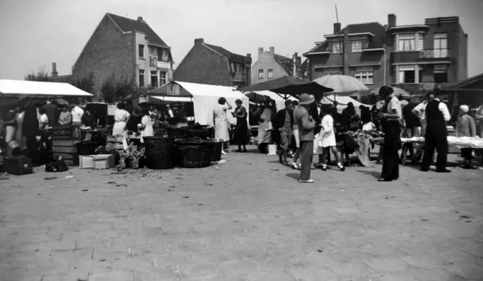 Framed Print : Street market in Heist-aan-Zee, Belgium Framed Print : Street market in Heist-aan-Zee, Belgium