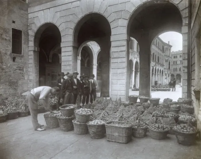 Framed Print : Street market, Venice, Italy Framed Print : Street market, Venice, Italy