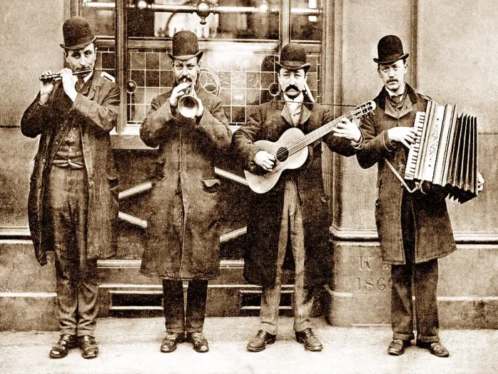 Framed Print : Street musicians in London Framed Print : Street musicians in London