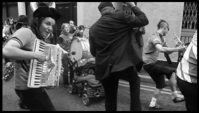 Framed Print : Street musicians, London, England Framed Print : Street musicians, London, England