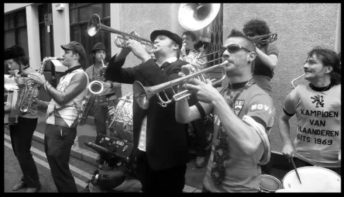 Framed Print : Street musicians, London, England Framed Print : Street musicians, London, England