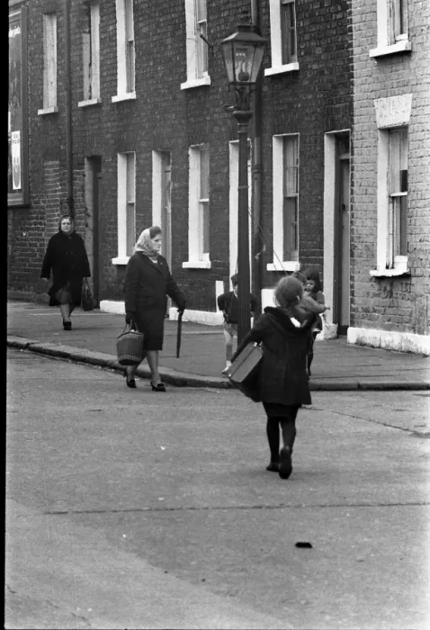 Framed Print : Street scene, Belfast, Northern Ireland Framed Print : Street scene, Belfast, Northern Ireland