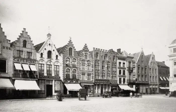 Framed Print : Street scene in Bruges, Belgium