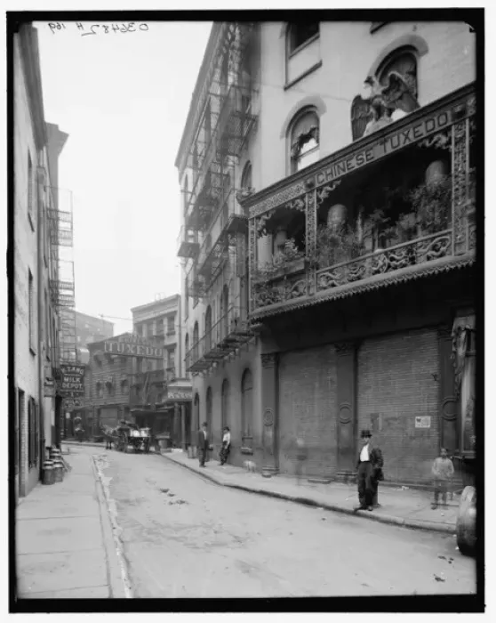 Framed Print : Street scene in Chinatown, New York City