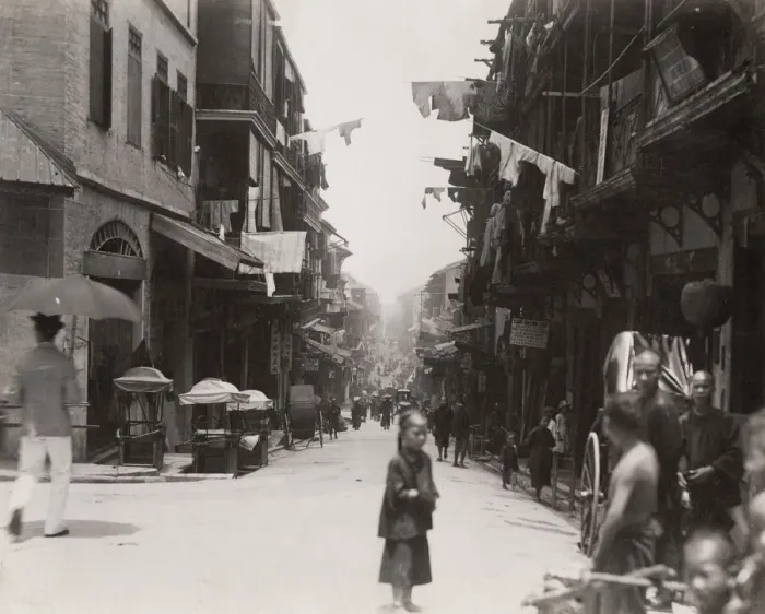 Framed Print : Street scene in the Chinese quarter of Kong Kong