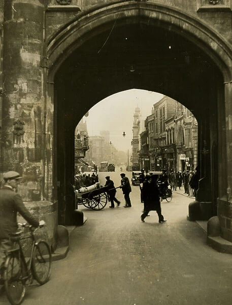 Street scene in Manchester, 1932