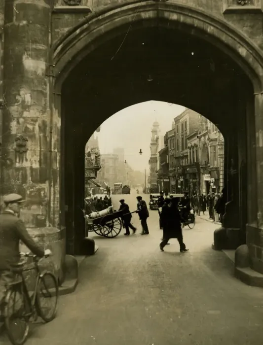 Framed Print : Street scene in Manchester, 1932 Framed Print : Street scene in Manchester, 1932