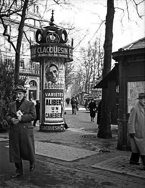 Street scene with Morris Column, Paris