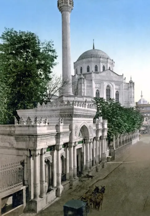 Framed Print : Street scene and mosque, Constaninople, (Istanbul), Turkey Framed Print : Street scene and mosque, Constaninople, (Istanbul), Turkey