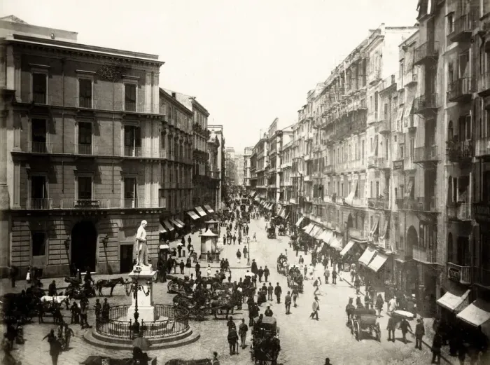 Framed Print : Street scene Napoli, Naples, Italy Framed Print : Street scene Napoli, Naples, Italy