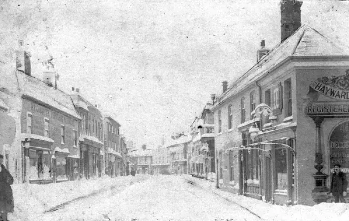 Framed Print : Street Scene in Snow, Saxmundham, Suffolk Framed Print : Street Scene in Snow, Saxmundham, Suffolk