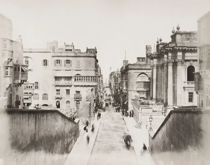Framed Print : Street scene in Valletta, Malta Framed Print : Street scene in Valletta, Malta