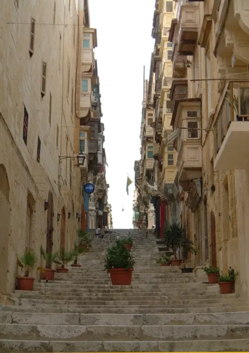 Framed Print : Street Scene - Valletta, Malta Framed Print : Street Scene - Valletta, Malta