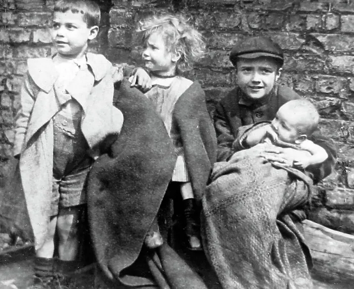 Framed Print : Street Urchins Victorian period Framed Print : Street Urchins Victorian period