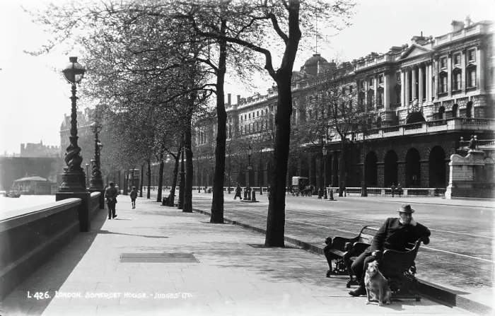 Framed Print : A Stroll by Somerset House Framed Print : A Stroll by Somerset House
