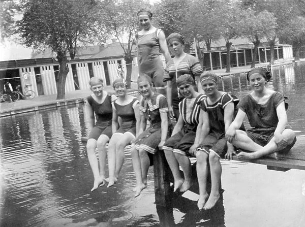 Students at Commercial Road Swimming Baths, Bedford
