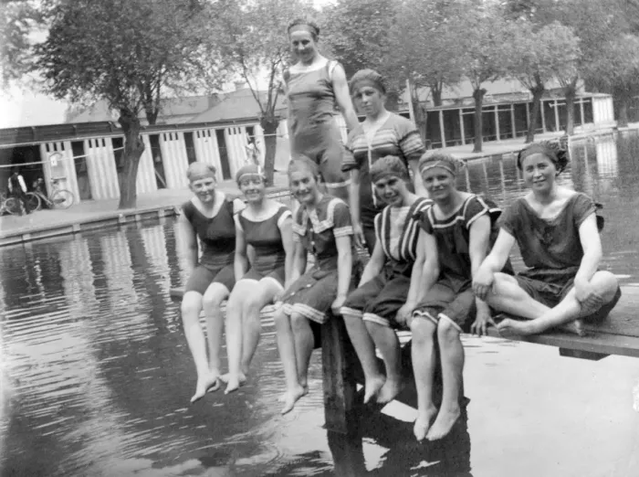 Framed Print : Students at Commercial Road Swimming Baths, Bedford Framed Print : Students at Commercial Road Swimming Baths, Bedford