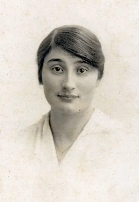 Framed Print : Studio portrait photograph of a young woman Framed Print : Studio portrait photograph of a young woman
