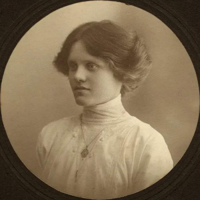 Framed Print : Studio portrait of a young woman Framed Print : Studio portrait of a young woman