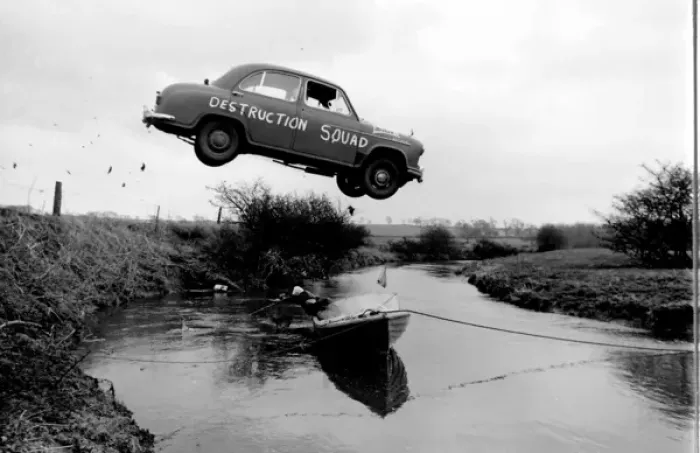 Framed Print : Stuntman attempts to fly car over river Framed Print : Stuntman attempts to fly car over river