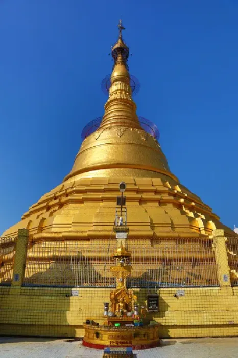 Framed Print : Stupa of Botahtaung Pagoda, Yangon, Myanmar Framed Print : Stupa of Botahtaung Pagoda, Yangon, Myanmar