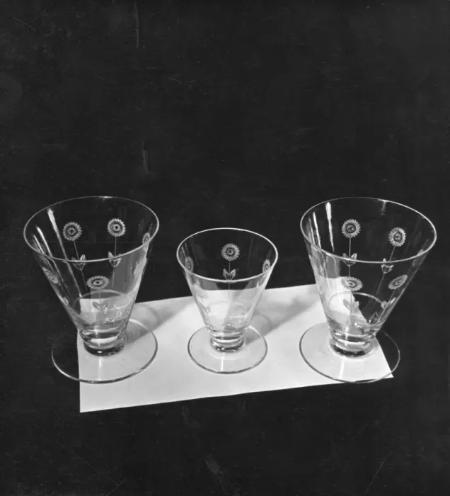Framed Print : Stylish engraved glassware. Date: 1930s Framed Print : Stylish engraved glassware. Date: 1930s