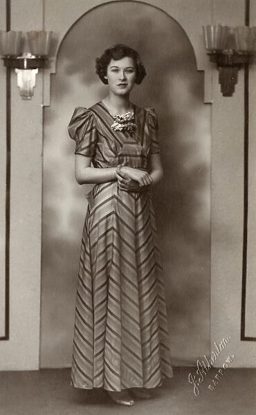 Stylish Woman - Barrow - 1920s