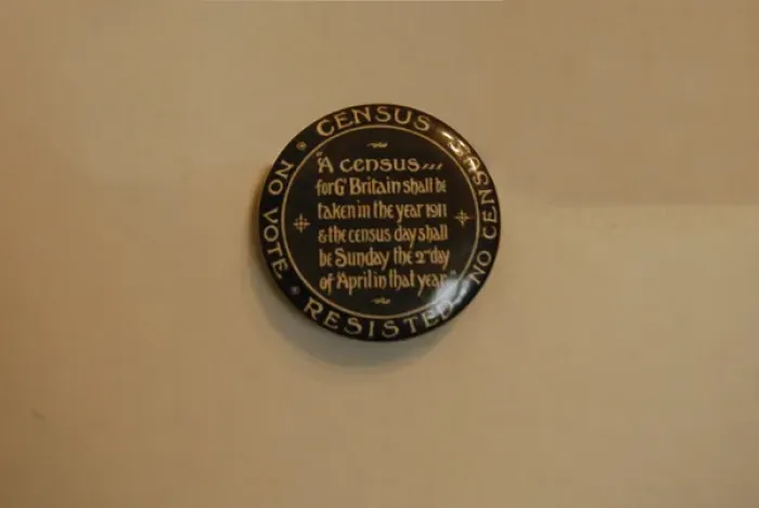 Framed Print : Suffragette Badge 1911 Census Boycott