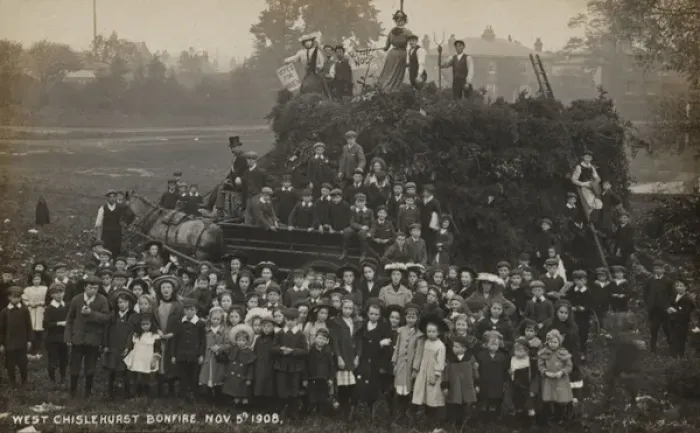 Framed Print : Suffragette on Bonfire West Chislehurst 1908 Framed Print : Suffragette on Bonfire West Chislehurst 1908