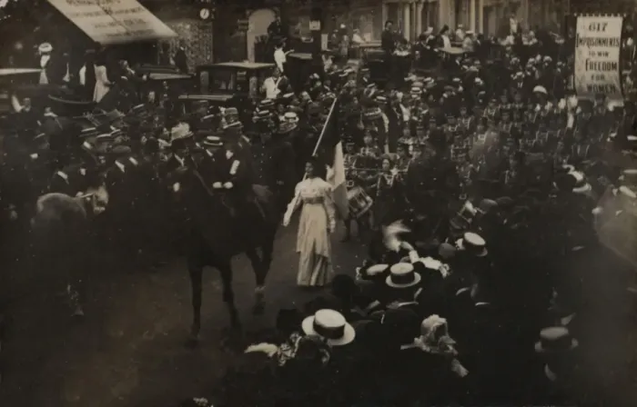 Framed Print : Suffragette March Demonstration June 18 1910 Framed Print : Suffragette March Demonstration June 18 1910
