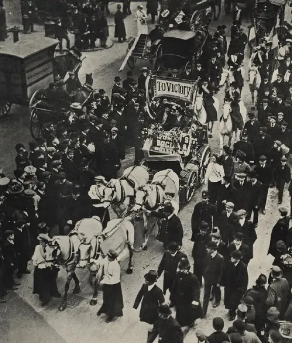 Framed Print : Suffragettes Released Emmeline & Christabel Pankhurst Framed Print : Suffragettes Released Emmeline & Christabel Pankhurst
