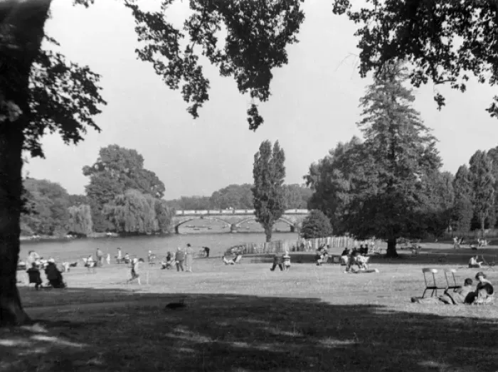 Framed Print : Summertime in Hyde Park Framed Print : Summertime in Hyde Park